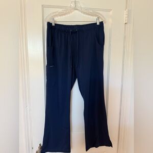 Healing Hands Navy Blue Straight Leg Scrub Pant in size Medium Petite